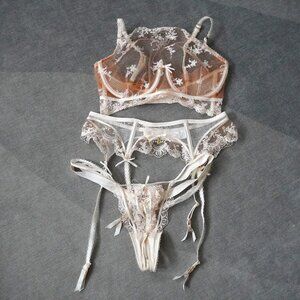 Honey Birdette White Daisy Thong Set 32E 32DDD/F 10E 70F Medium